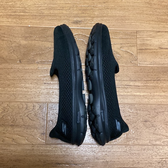 Skechers size 11 black go step goga pillars - Picture 8 of 12